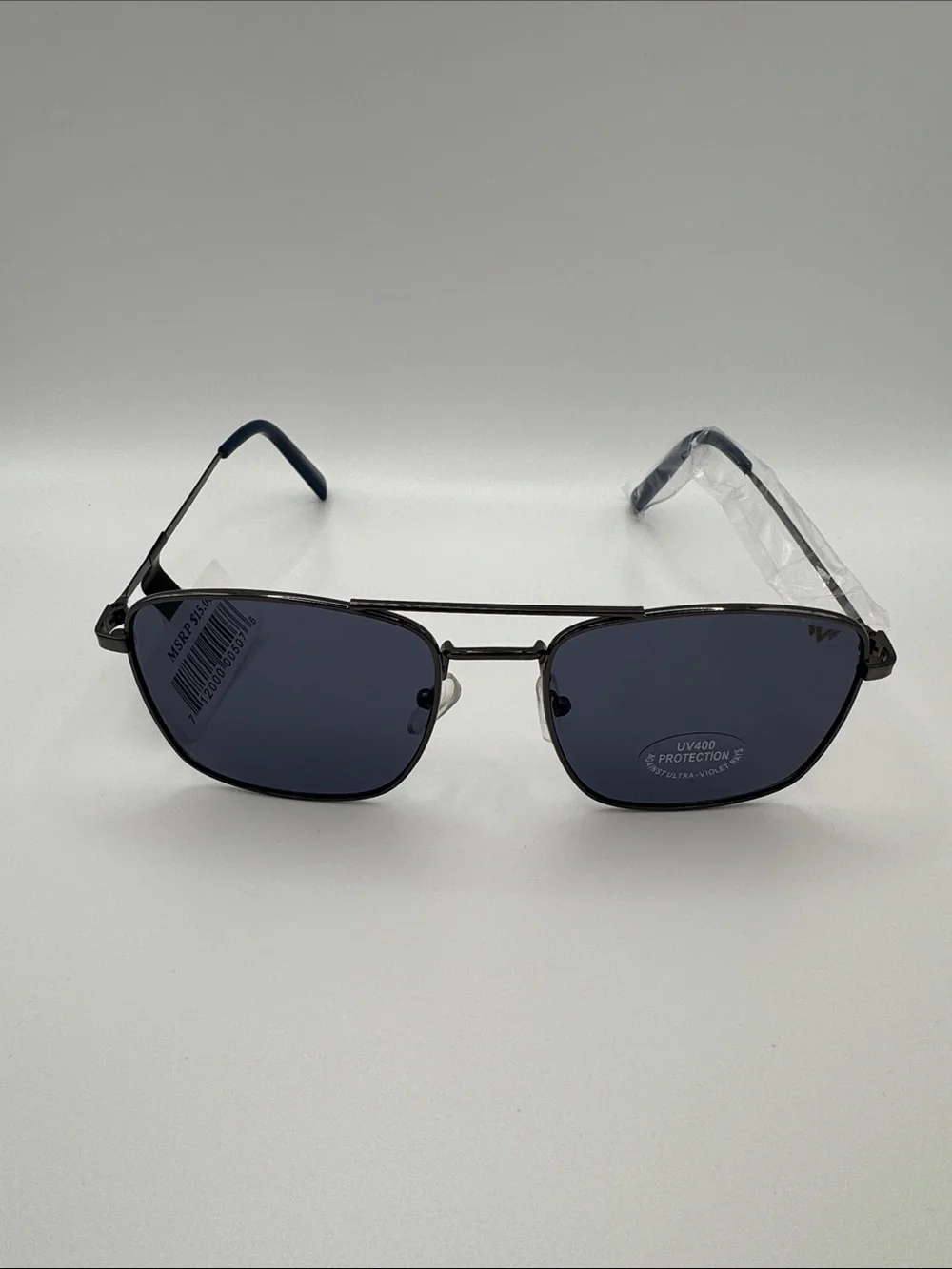 Classic Black Metal Frame Sunglasses with Dark Blue Lenses